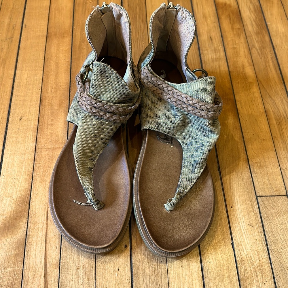 Gladiator sandals